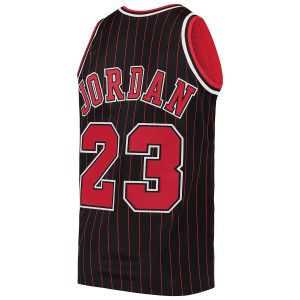 Men’s Chicago Bulls Michael Jordan Mitchell & Ness Black 1996/97 Hardwood Classics Authentic Jersey